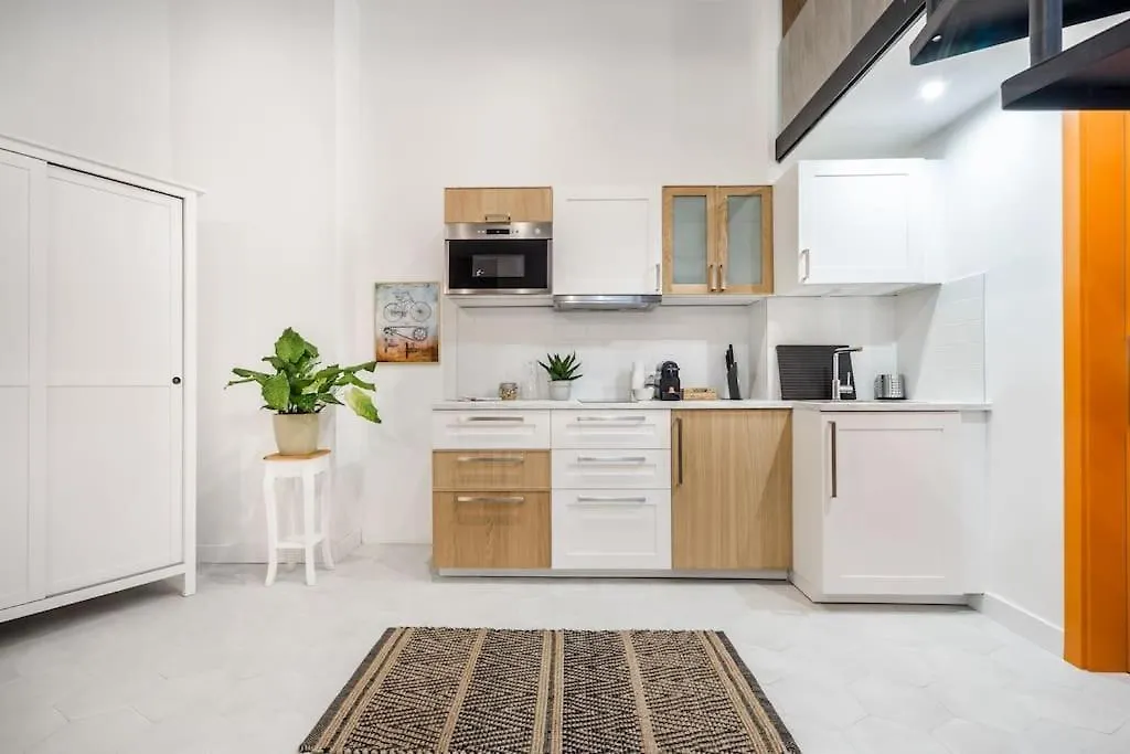 Vibrant Arty Home In Central בודפשט
