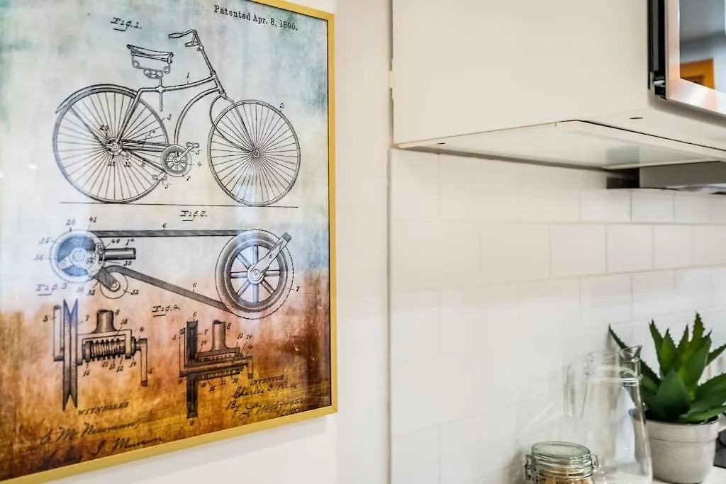 דירה Vibrant Arty Home In Central בודפשט הונגריה